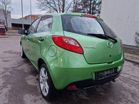 Gebraucht Mazda 2 75 PS (55 kW) 2009 Grün Kleinwagen