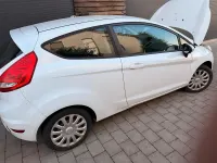Gebraucht Ford Fiesta 60 PS (44 kW) 2009 Weiß Kleinwagen