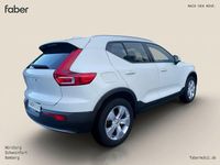 Gebraucht Volvo XC40 Momentum 129 PS (94 kW) 2022 Weiß SUV