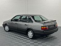 Używany VW Passat GT 90 KM (66 kW) 1991 Szary Sedan/Limuzyna