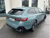 Gebraucht BMW 550 313 PS (230 kW) 2025 Grün (cape york grün metallic) Kombi