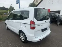 Gebraucht Ford Tourneo Courier Trend 101 PS (74 kW) 2017 Weiß Van / Kleinbus