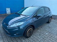 Gebraucht Ford Fiesta 82 PS (60 kW) 2011 Grau Kleinwagen