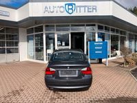Gebraucht BMW 320 150 PS (110 kW) 2005 Sparkling graphite metallic (metallic) Limousine
