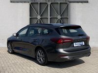 Gebraucht Ford Focus ST-Line 155 PS (114 kW) 2023 Magneticgrau (metallic) Kombi