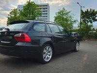 Gebraucht BMW 318 143 PS (105 kW) 2008 Schwarz Kombi