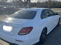 Gebraucht Mercedes E220 AMG line 194 PS (142 kW) 2018 Weiß Limousine