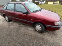 Gebraucht VW Passat 90 PS (66 kW) 1993 Rot Limousine