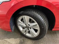 Gebraucht VW Golf VIII Life 110 PS (80 kW) 2023 Kings red metallic Limousine