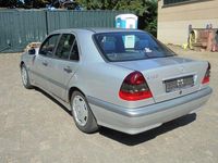 Gebraucht Mercedes C180 122 PS (89 kW) 1998 Silber Limousine