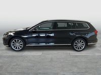 Gebraucht VW Passat Elegance 150 PS (110 kW) 2022 Deep black perleffekt Kombi