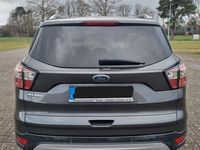 Gebraucht Ford Kuga 179 PS (131 kW) 2016 Grau SUV