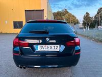 Gebraucht BMW 530 258 PS (189 kW) 2014 Blau Kombi