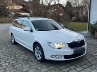 Gebraucht Skoda Superb Elegance 140 PS (102 kW) 2012 Weiß Kombi