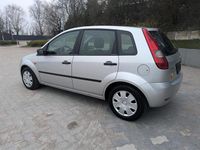 Gebraucht Ford Fiesta 60 PS (44 kW) 2005 Silber Kleinwagen