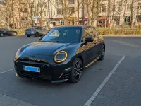 Usata Mini Cooper SE 160 kW (218 CV) 2024 Grigio Utilitaria
