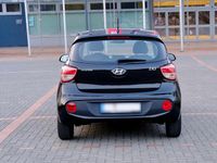 Gebraucht Hyundai i10 Trend 87 PS (63 kW) 2017 Schwarz Kleinwagen
