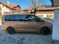Gebraucht VW Multivan 204 PS (150 kW) 2022 Braun Van / Kleinbus