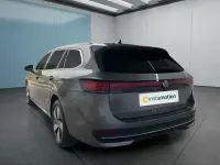 Gebraucht VW Passat 150 PS (110 kW) 2025 Grau Kombi