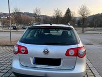 Gebraucht VW Passat 140 PS (102 kW) 2010 Grau Kombi