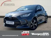 Neu Toyota Yaris 92 PS (67 kW) 2025 Grau Kleinwagen