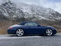 Gebraucht Porsche 996 300 PS (220 kW) 2000 Blau Cabrio