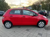 Gebraucht Toyota Yaris Basis 69 PS (50 kW) 2011 Rot Kleinwagen