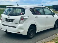 Gebraucht Toyota Verso Comfort 126 PS (92 kW) 2011 Weiß Van / Kleinbus