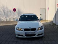 Gebraucht BMW 318 143 PS (105 kW) 2012 Weiß Limousine