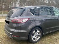 Gebraucht Ford S-MAX Titanium 179 PS (131 kW) 2016 Grau Van / Kleinbus