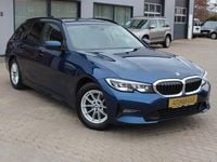 Gebraucht BMW 320 Advantage 190 PS (139 kW) 2019 Blau Kombi