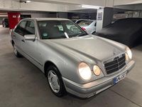 Gebraucht Mercedes E200 Classic 136 PS (100 kW) 1997 Silber Limousine