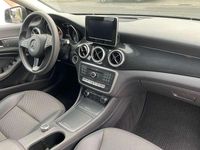 Gebraucht Mercedes CLA200 Shooting Brake 136 PS (100 kW) 2017 Schwarz Kombi