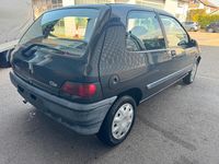 Gebraucht Renault Clio 54 PS (39 kW) 1995 Grau Kleinwagen