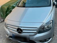 Gebraucht Mercedes B200 156 PS (114 kW) 2012 Silber Van / Kleinbus