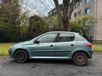 Gebraucht Peugeot 206 60 PS (44 kW) 2001 Grün Kleinwagen