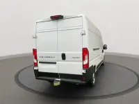 Gebraucht Peugeot Boxer 140 PS (102 kW) 2024 Weiss Van