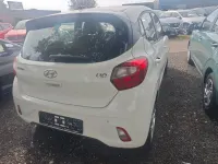 Gebraucht Hyundai i10 Trend 67 PS (49 kW) 2022 Weiß Kleinwagen