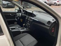 Gebraucht Mercedes C180 117 PS (86 kW) 2012 Weiß Kombi