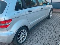 Gebraucht Mercedes B180 110 PS (80 kW) 2008 Silber Van / Kleinbus