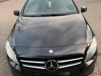 Gebraucht Mercedes A180 122 PS (89 kW) 2013 Schwarz Kleinwagen