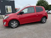 Gebraucht Renault Twingo 75 PS (55 kW) 2011 Rot Kleinwagen
