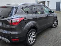 Gebraucht Ford Kuga 150 PS (110 kW) 2019 Grau SUV