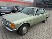 Gebraucht Mercedes 230 109 PS (80 kW) 1978 Grün Coupé
