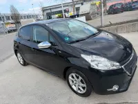 Gebraucht Peugeot 208 Style 82 PS (60 kW) 2015 Schwarz Kleinwagen