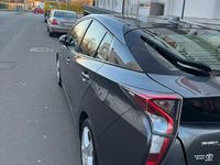 Gebraucht Toyota Prius Comfort 122 PS (89 kW) 2016 Grau Limousine