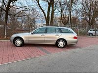 Gebraucht Mercedes E220 150 PS (110 kW) 2005 Grau Kombi
