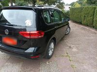 Gebraucht VW Touran 116 PS (85 kW) 2018 Schwarz Van / Kleinbus