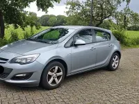 Gebraucht Opel Astra 116 PS (85 kW) 2015 Grau Limousine