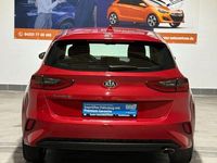 Gebraucht Kia Ceed 140 PS (102 kW) 2021 Rot Kleinwagen